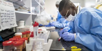 هل يمكن أن نتحدث عن التمييز العنصري للقاحات في أفريقيا؟