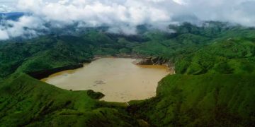 في الكاميرون ، البحيرات والانفجارات وانطلاقات الغاز المميتة