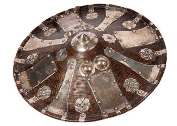 إن عملية إعادة القطع الفنية الأفريقية تتقدم ببطء